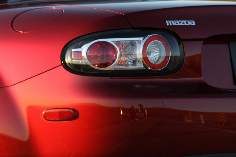  Mazda MX-5 Hardtop 2008 года  (фото 15 из 22)